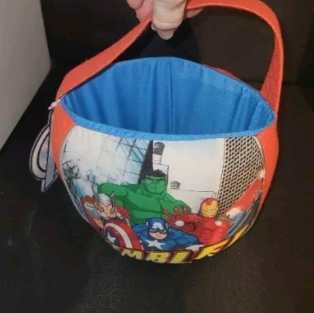 NWT Avenger Assemble Plush Treat Bucket